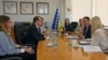 Ministar Vlade Federacije BiH Vedran Lakić (desno u sredini) i potpredsjednik američke kompanije AAFS Infrastructure and Energy LLC Jesse Binnall (lijevo), Sarajevo, 12. avgusta 2026. 
