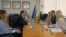 Ministar Vlade Federacije BiH Vedran Lakić (desno u sredini) i potpredsjednik američke kompanije AAFS Infrastructure and Energy LLC Jesse Binnall (lijevo), Sarajevo, 12. avgusta 2026. 