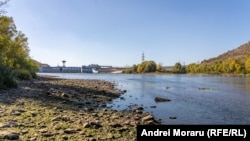 Nistrul la Naslavcea, la intrarea în R. Moldova, după ce Ucraina a micșorat deversările din lacul de acumulare Novodnistrovsk la sfârșitul lunii septembrie, din cauza secetei