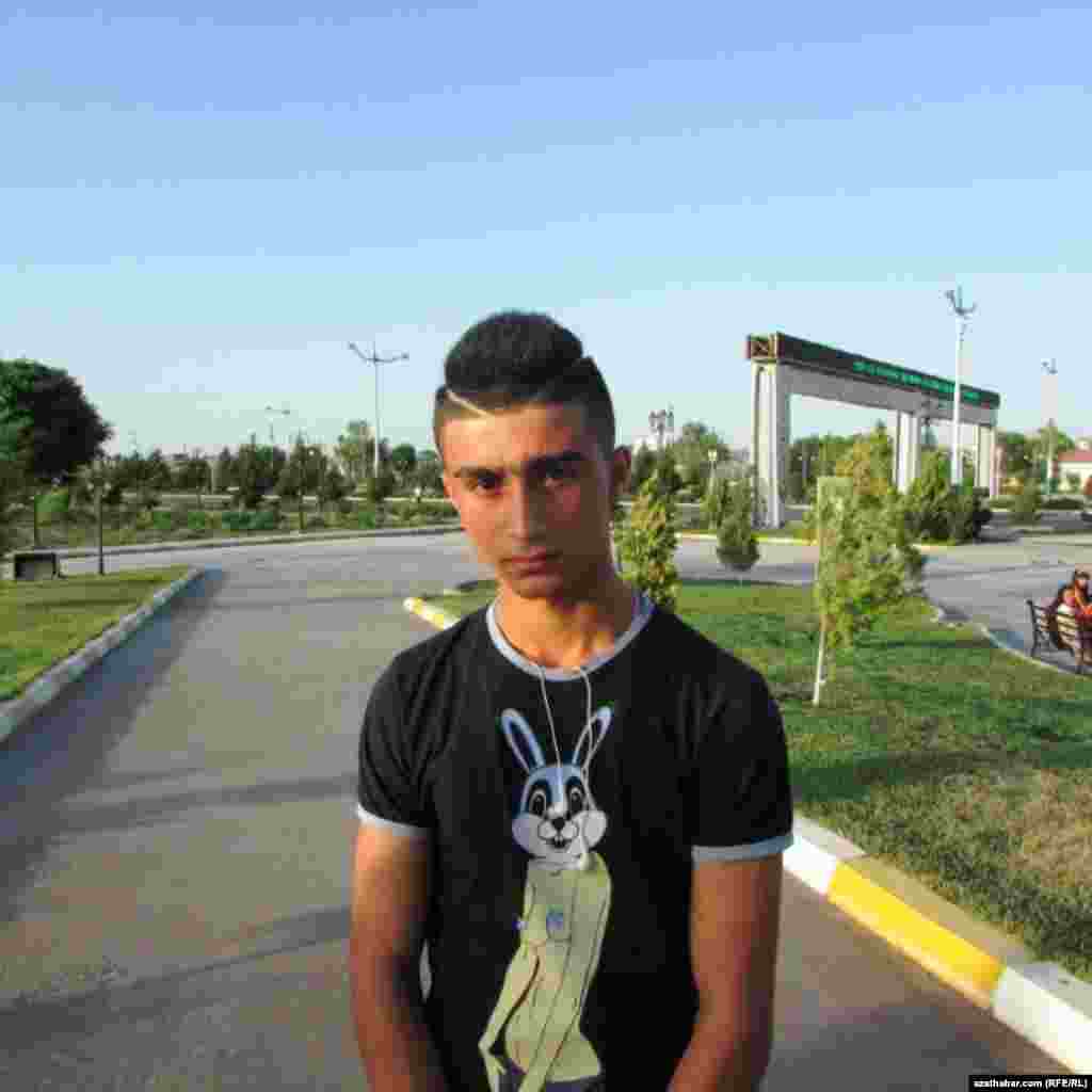 Türkmenabatly bir oglan