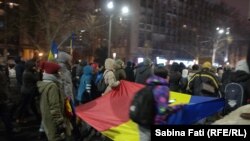 News reports said the total number of protesters in Bucharest was between 10,000 and 40,000 people.