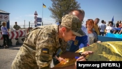 Акция «Объединенные флагом» на админгранице с Крымом. Херсонская область, КПВВ «Чонгар», август 2018 года