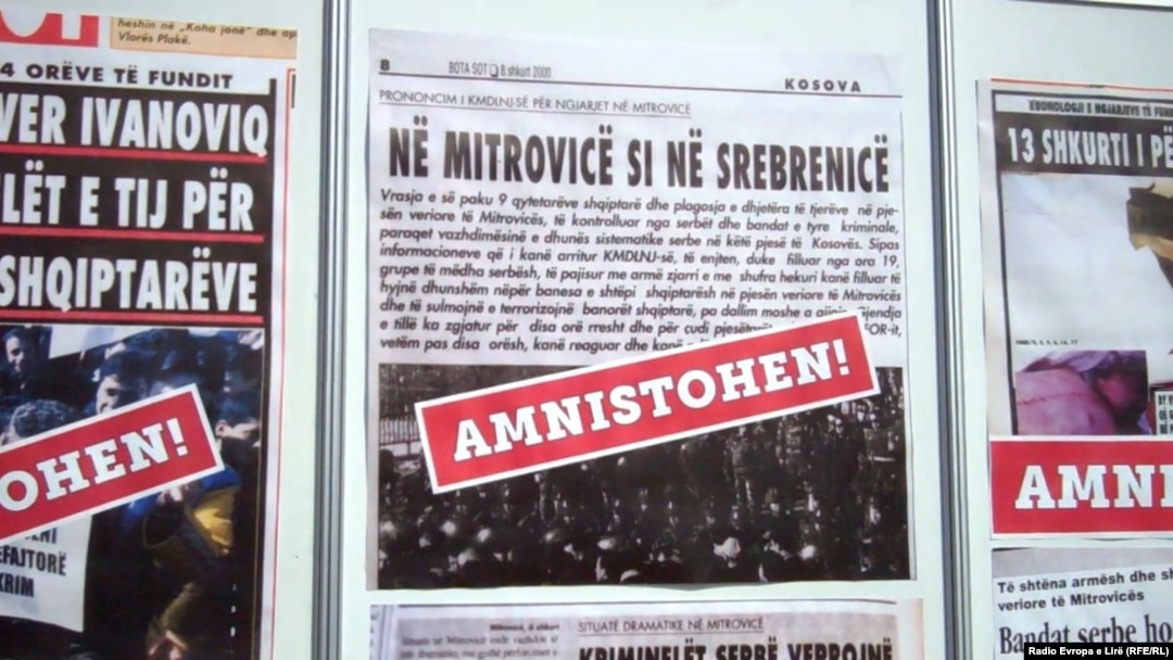 Plakati protiv zakona o amnestiji, Priština, juli 2013.