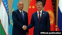 Кыргызстандын президенти А. Атамбаев менен Өзбекстандын президенти И. Каримов