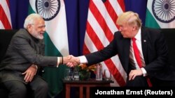 Архивска фотографија: Индискиот премиер Нарендра Моди и американскиот претседател Донлад Трамп