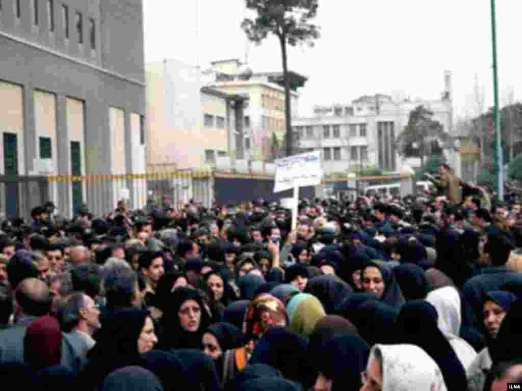 Iran, Teachers are protesting in front of palriments, 03/06/2007