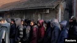 Prepoloviti gornju granicu zahteva za dobijanje azila, smatra austrijski vicekancelar