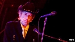 Bob Dylan has been criticized by Human Rights Watch 