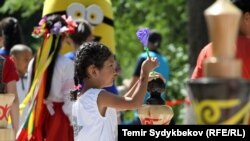 Балдарды коргоо күнүнө карата уюштурулган иш-чара. 2017-жыл. Бишкек. 