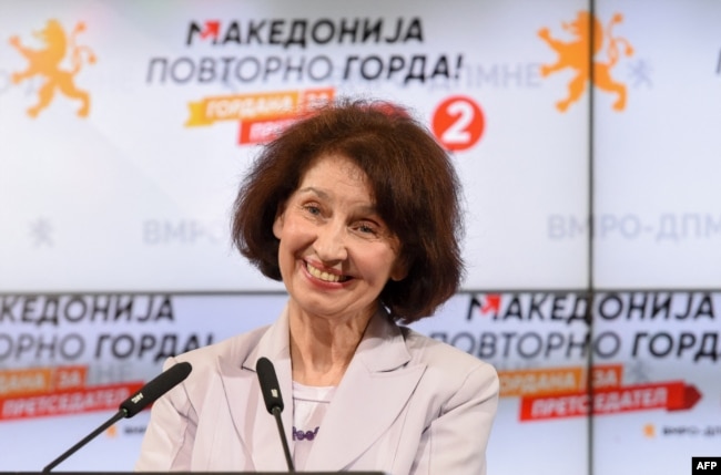 Kandidatja për president e partisë opozitare, VMRO-DPMNE, Gordana Silanovska-Davkova, e fitoi rundin e parë të zgjedhjeve presidenciale në Maqedoninë e Veriut më 24 prill.