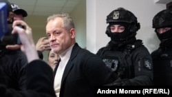 Vladimir Plahotniuc, la prima înfățișare în instanță, pe 2 decembrie 2025. El nu s-a prezentat la pronunțarea sentinței.