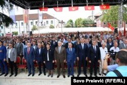 'Jer šta ti građani imaju od barjaka i ruke na srcu, prijema, crvenih tepiha i čaša sa šampanjcem?", komentariše Jelušić (Na fotografiji obilježavanje Dana državnosti, 13. juli 2019.)