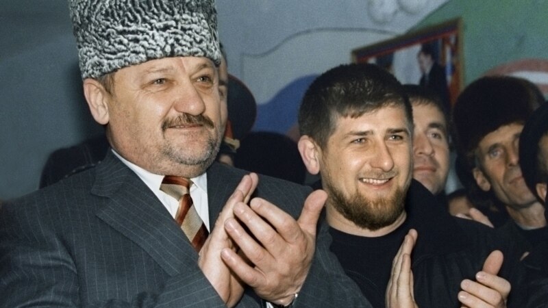 Путь Кадырова. Зачем школьникам навязали книгу об отце главы Чечни?