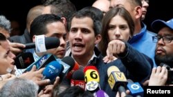 Гуайдо се обяви за временен президент на фона на масови протести срещу режима на Николас Мадуро.