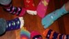 «Багато шкарпеток»: українці флешмобом підтримали людей із синдромом Дауна 