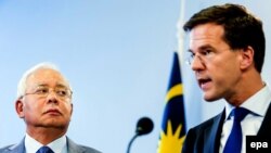 Малайзийский премьер Раджиб Назак и его нидерландский коллега Марк Рютте