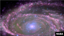 M81 галактикасындагы "кара туңгуюк" Күндөн 70 миллион эсе чоң.