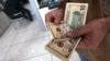  قيمت دلار در ايران بار ديگر از مرز ۲۰۰۰ تومان گذشت