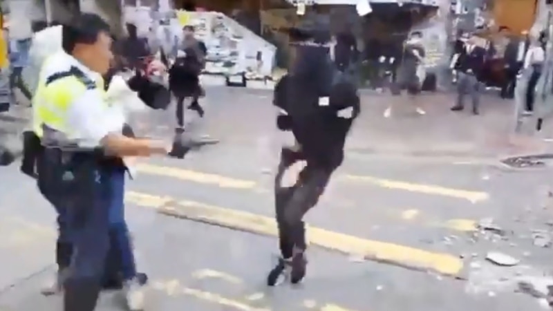 اعتراضات هنگ‌کنگ؛ دست‌کم یک نفر هدف گلوله پلیس قرار گرفت