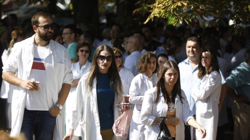 Лекарска комора: Годинава 163 доктори побарале потврди за странство