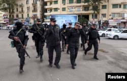 Усиленные наряды полиции вокруг площади Тахрир в Каире. 25 января 2016 года