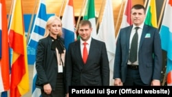 Tudor Balițchi (dreapta), alături de Marina Tauber și Ilan Șor, într-o vizită la Parlamentul European de la Strasbourg, în octombrie 2017. Pe atunci, atât Tauber, cât și Șor erau deputați în Parlamentul de la Chișinău.