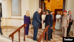  Israel’s Netanyahu met the Sultan of Oman. According to the official statement the two discussed ‘ways to promote peace in the Middle East’