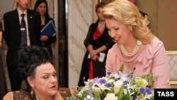 С 80-летием Людмилу Зыкину поздравила первая леди Светлана Медведева