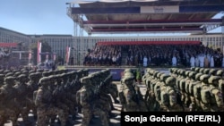 Vojska defilovala Beogradom, demonstranti sprečeni da uđu na paradu