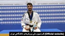 سروش احمدی، پس از کسب مدال طلا در بازی‌های دانشگاهی در ناپل ایتالیا در تیرماه ۹۸