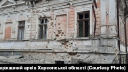 Корпус Херсонського обласного архіву після обстрілу російськими військами у ніч на 3 лютого 2023 року