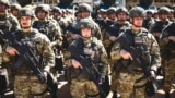 Ushtarë të Malit të Zi gjatë një parade. Fotografi nga arkivi. 