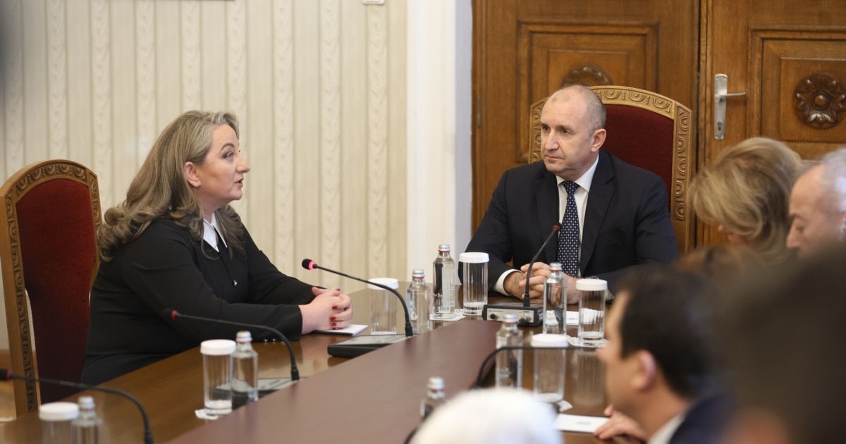 Зам-председателката на парламентарната група на ГЕРБ Деница Сачева призова президента