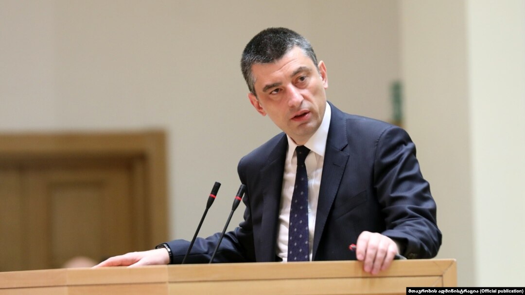 Вызванный по запросу оппозиционных депутатов премьер-министр Георгий Гахария обвинил оппонентов в демагогии