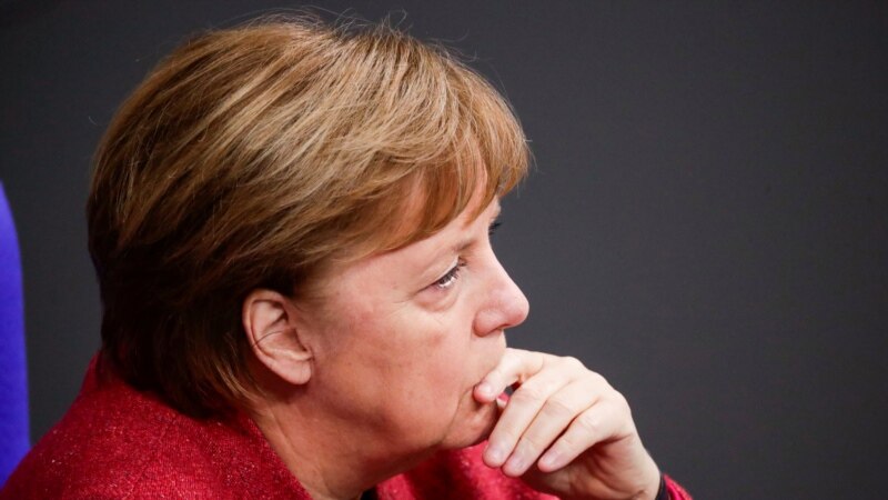 Merkel paralajmëron 