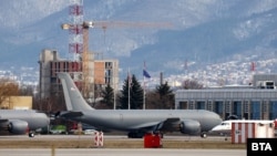 Самолетите на ВВС на САЩ на летище София. Снимката е от 19 февруари.