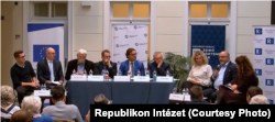 Bedő Dávid (Momentum), Z. Kárpáti Dániel (Jobbik), MEllár Tamás (Párbeszéd), Vajda Zoltán (MSZP), Bánki Erik (Fidesz), Hargitai János (Kdnp), Kollár Kinga (Tisza), és Csárdi Antal (független, ex-LMP)