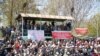 Узгенский район Ошская область. Митинг местных жителей во время визита Камчыбека Ташиева в Узгенском районе. 