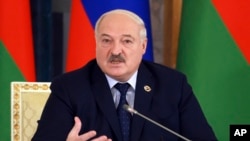 Александр Лукашенко выступает во время встречи Высшего совета Союзного государства с Путиным в Санкт-Петербурге. Россия, 29 января 2024 года.