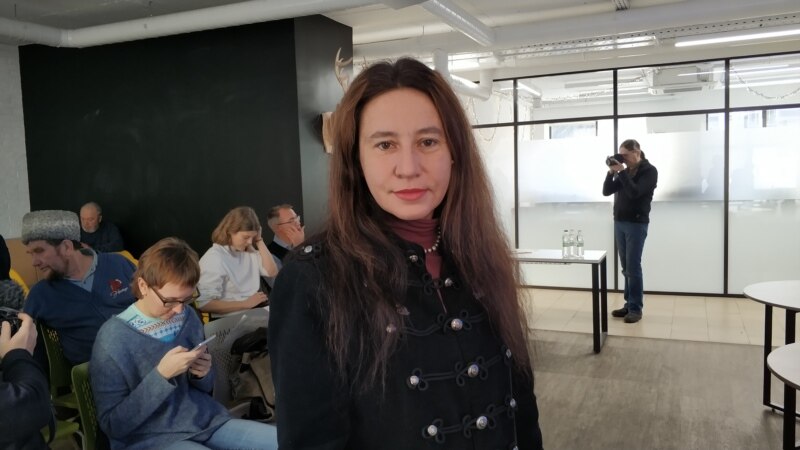 ФСБ мөһаҗирлектәге журналист Юлия Фәйзрахманова белән кызыксына