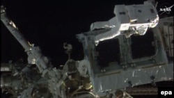 Russia's space agency says the function won't affect the crew of the International Space Station. (file photo)