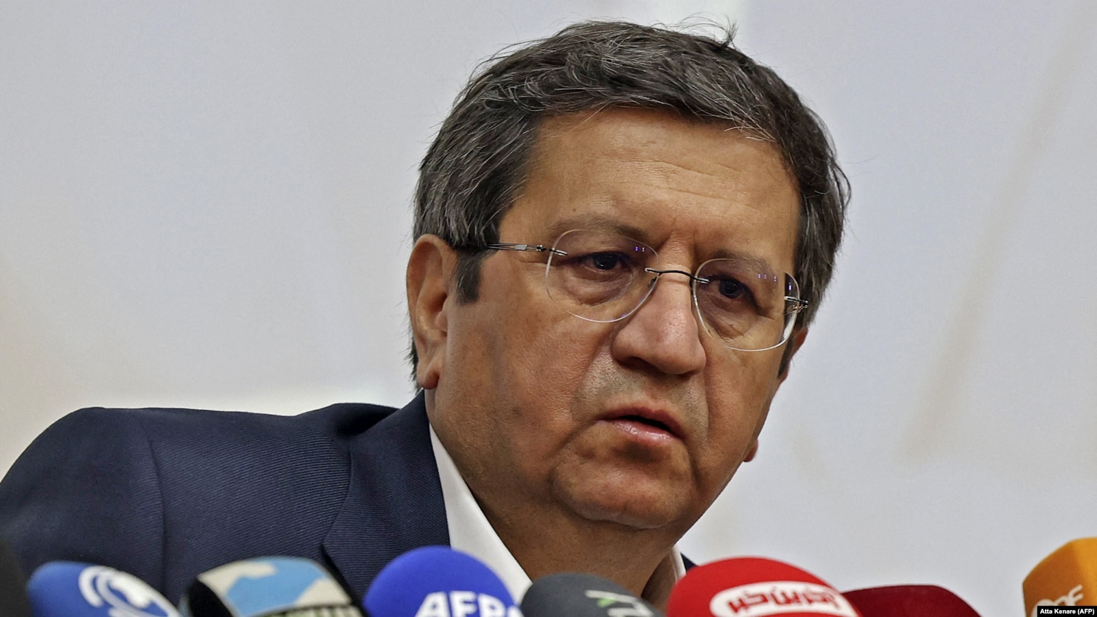ادعای رئیس بانک مرکزی درباره عدم کمبود جدی ارز؛ قیمت خودرو «هشت درصد» افزایش یافت