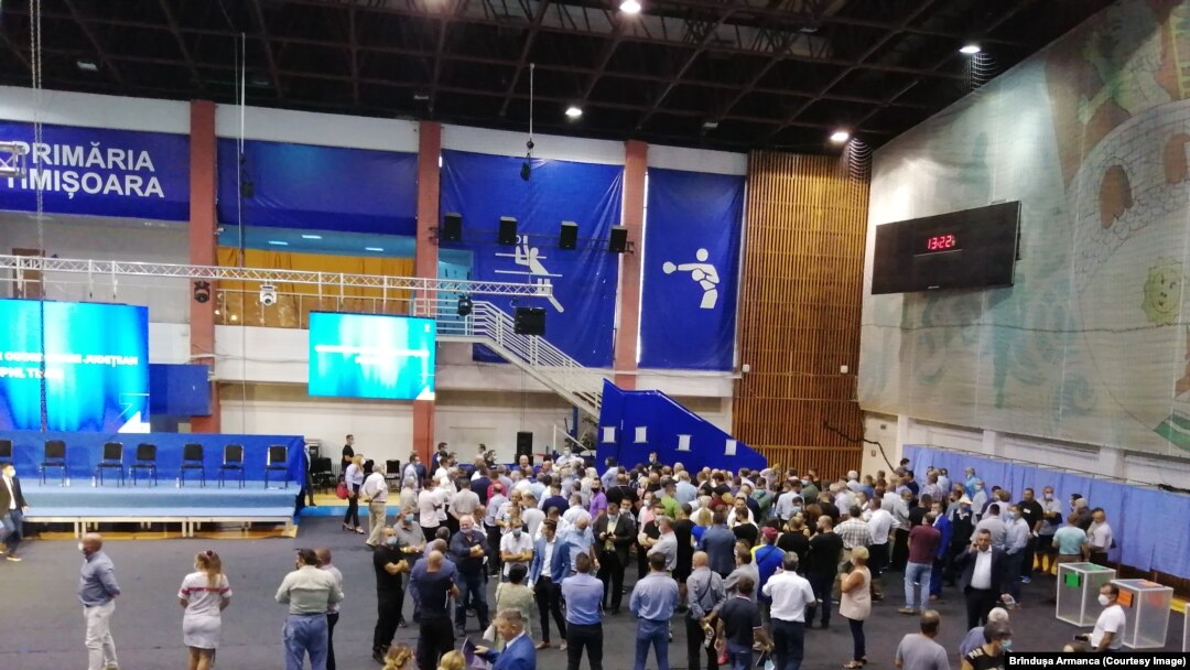 Procedură de vot la alegerile pentru conducerea PNL Timiș. Au votat 810 delegați 