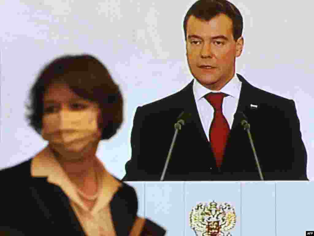 Президент России Дмитрий Медведев выступил с ежегодным посланием к Федеральному Собранию 
