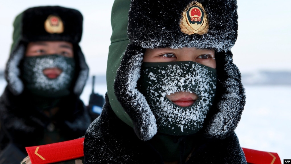 Китайские военизированные полицейские тренируются на границе с Россией, 2016 год