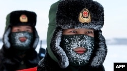 Китайские пограничники на границе с Россией. Иллюстрационное фото