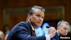 Sekretari amerikan i Mbrojtjes, Pete Hegseth, duke dëshmuar para Kongresit më 21 korrik. 