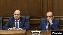 Armenia -- Bright Armenia Party leaders Edmon Marukian (L) and Taron Simonian at a news conference in Yerevan, February 12, 2021.