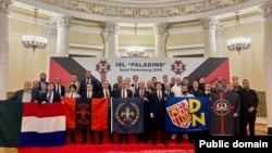 Групповое фото участников встречи "Паладинов" в Петербурге, сентябрь 2025 года