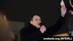 Павал Севярынец падчас пратэсту супраць інтэграцыі Беларусі з Расеяй у Менску, 20 сьнежня 2019 году